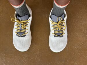 Altra Escalante 4 Review: Zero-Drop Comfort for Walking, Gym & Everyday Use 2 Altra Escalante 4 Top View On Foot