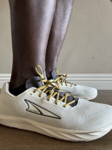 Altra Escalante 4 side profile showing zero-drop platform