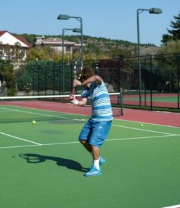 Best Tennis Shoes for Every Player Type 3 tennis player lateral movement on hard court - Stability