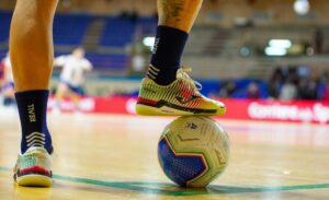 Best Volleyball Shoes Guide: Top Picks for Grip, Comfort & Court Performance 1 volleyball shoes designed for indoor court grip and jumping support