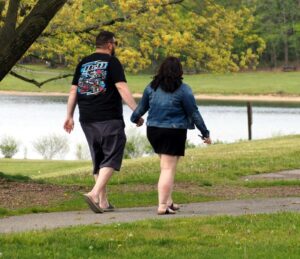 walking vs running shoes for overweight beginners comparison lifestyle image